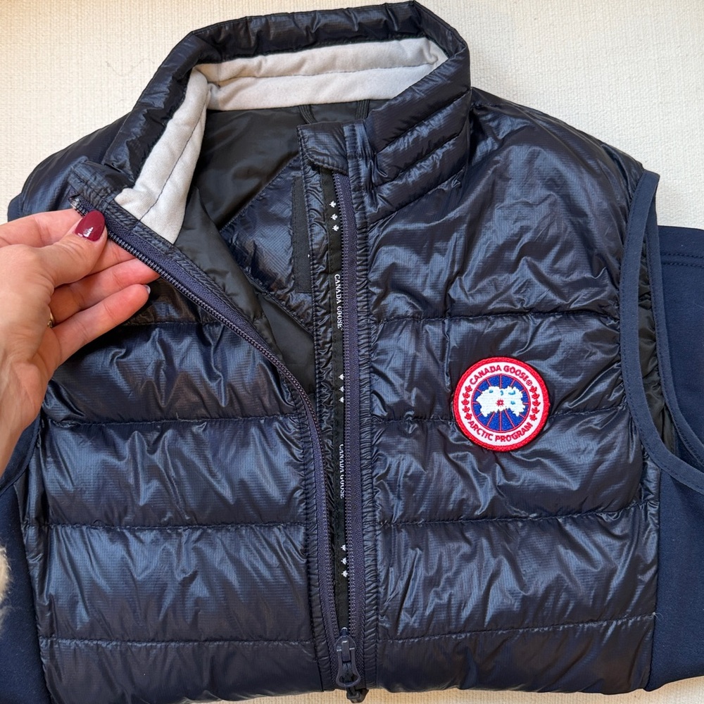 Canada Goose Black Vest - Picture 4 of 8